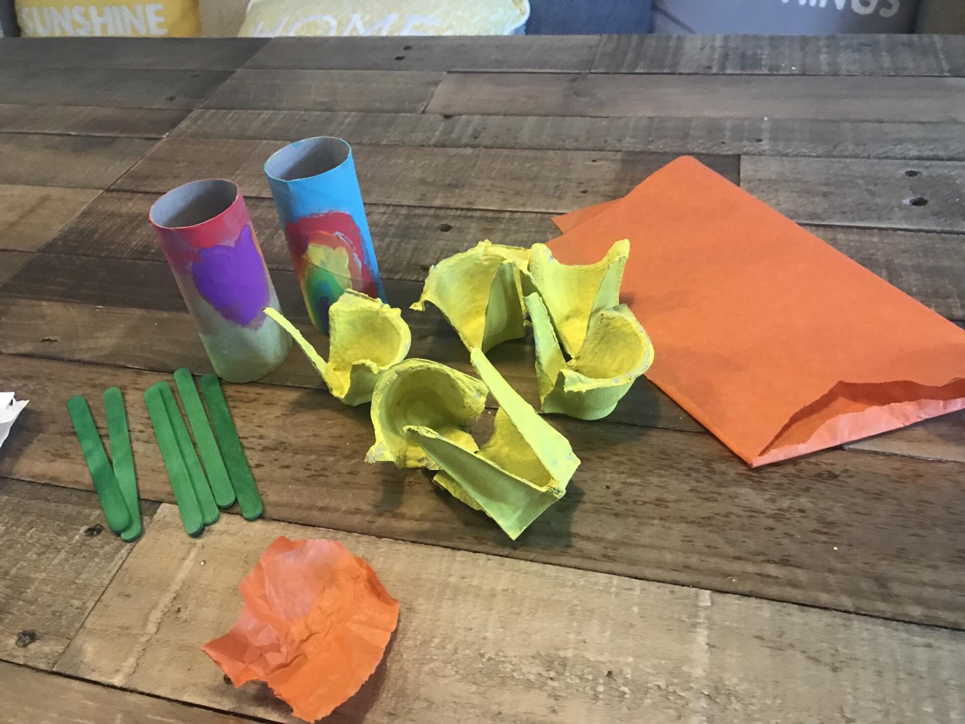 How to make super easy egg box daffodils